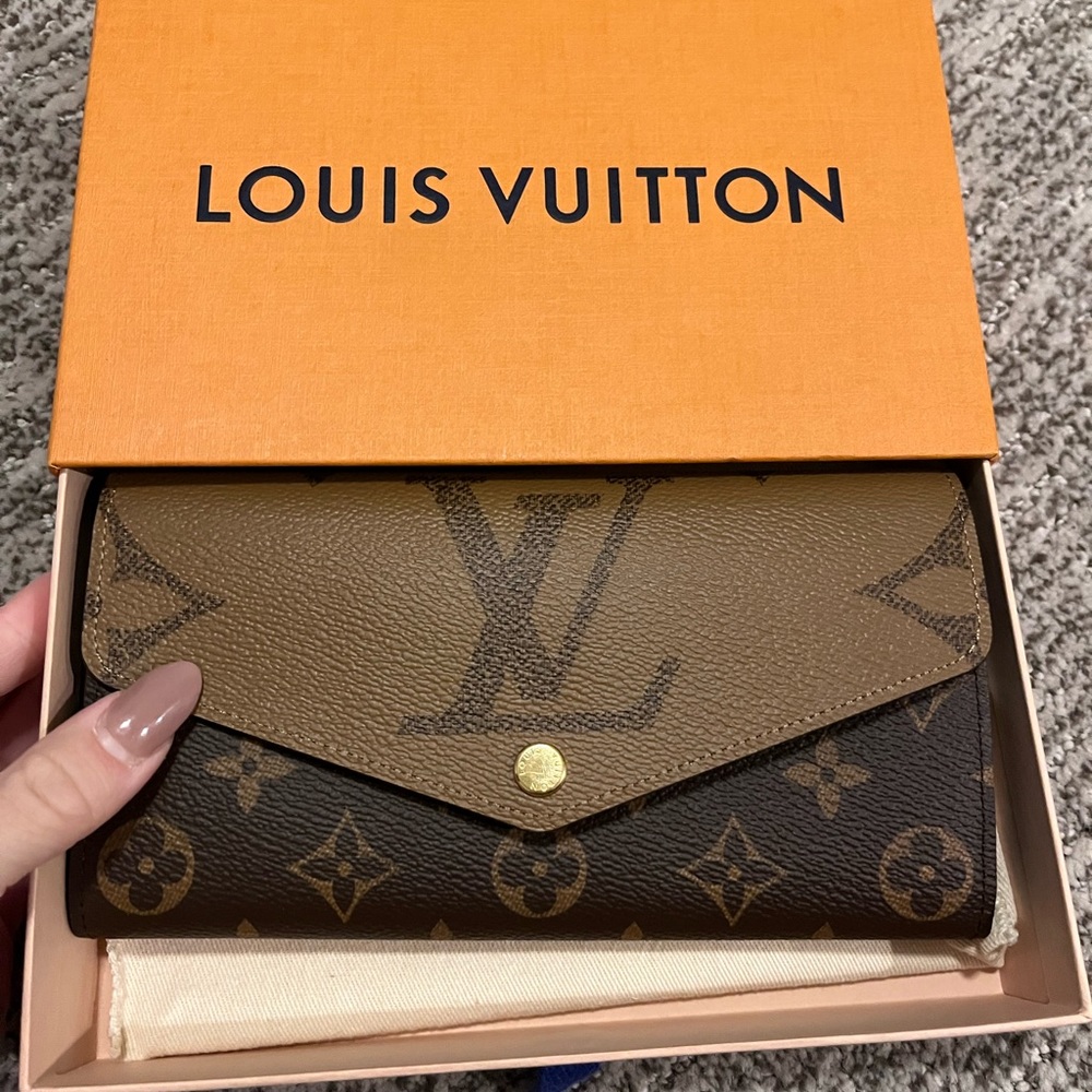 Louis Vuitton Sarah Wallet